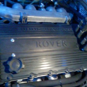 Двиг Rover 20T4H - двухлитровый, 136 коняшек, устанавливался на Land Rover Discovery1 вкупе с 5-ти ступенчатой механической коробкой(чугунный картер!)
