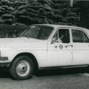 Таксомотор - ГАз 2401 "Волга". Эта модель отличалась от базовой модели ГАЗ-24 тем что двигатель дефорсировали, убрали радиоприемник (вместо него устан