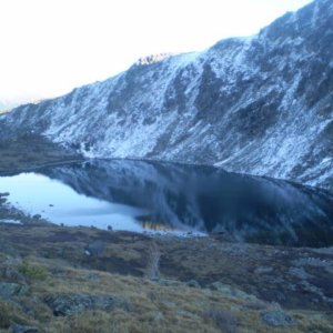 Горное озеро высота над уровнем моря 2570м.