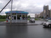 кафе на глу товарищеского и российского.JPG