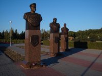 2010.08.22_195120  Белгородская обл., п.Прохоровка.Прохоровское поле. Памятник полководцам Отече.JPG