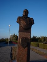 2010.08.22_195212  Белгородская обл., п.Прохоровка.Прохоровское поле. Памятник полководцам Отече.JPG