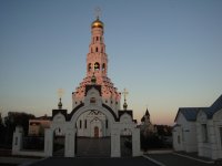 2010.08.22_202842  Белгородская обл., п.Прохоровка. Храм Святых Апостолов Петра и Павла.JPG