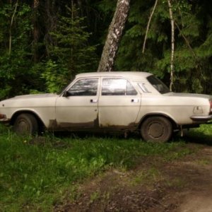 Самая первая Волжанка 89 гада,принадлежала моему отцу.Была куплена в очень приличном состоянии,но за 7 лет владения ни разу не антикорилась,практическ