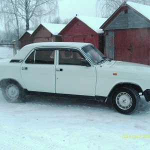 у гаража