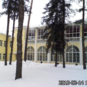 Центральный корпус, 1 этаж столовая, 2 этаж караоке-бар