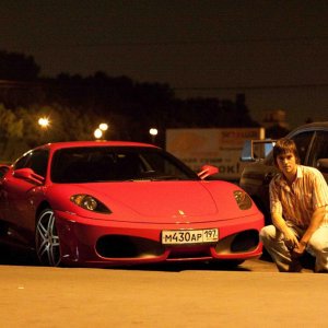Я и Ferrari F430
Гнались за ней несколько кварталов, чтобы сделать несколько фотографий)))
