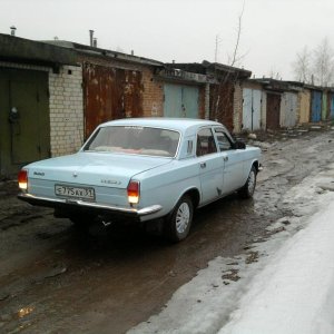 В гараже