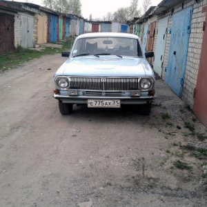 В гараже