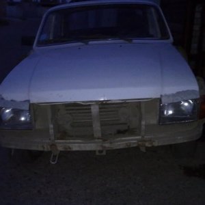 сделал скосы фар ,думаю что сделать с решеткой
