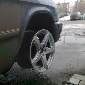 Если самый низкий профиль поставить где-нибудь так 245/30/R18 БоМбА*