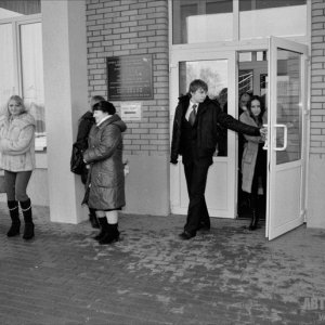 Испугавшись, что мы нажелаем еще что-нибудь....
