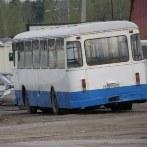 Учебный автобус автошколы ДОСААФ.Ещё на ходу.