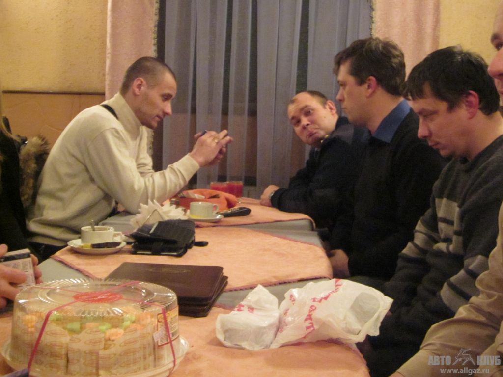 Взрослый дядя