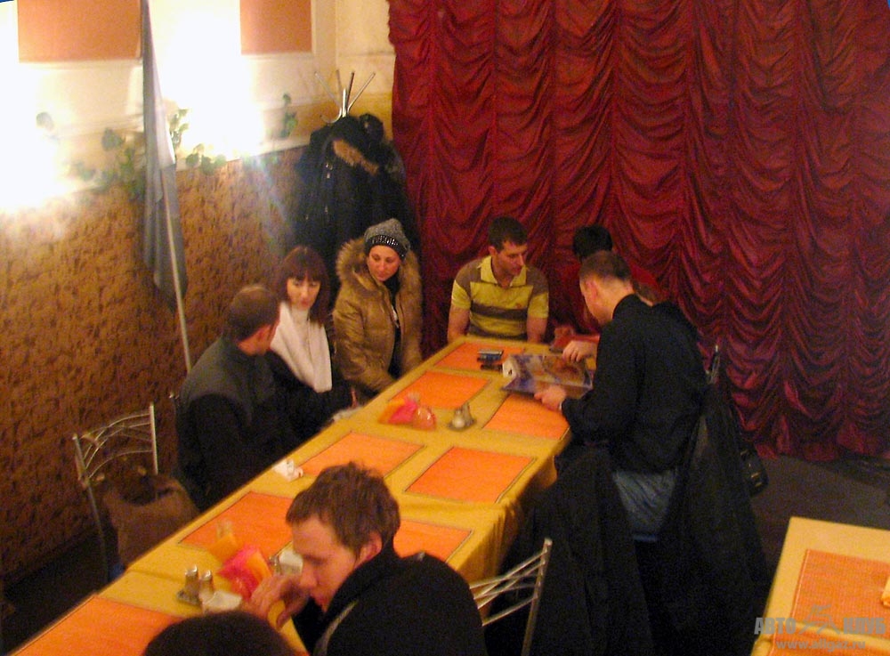 В кафе