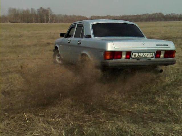 Газофф.mp4 000142791  На асфальте то же так делает.