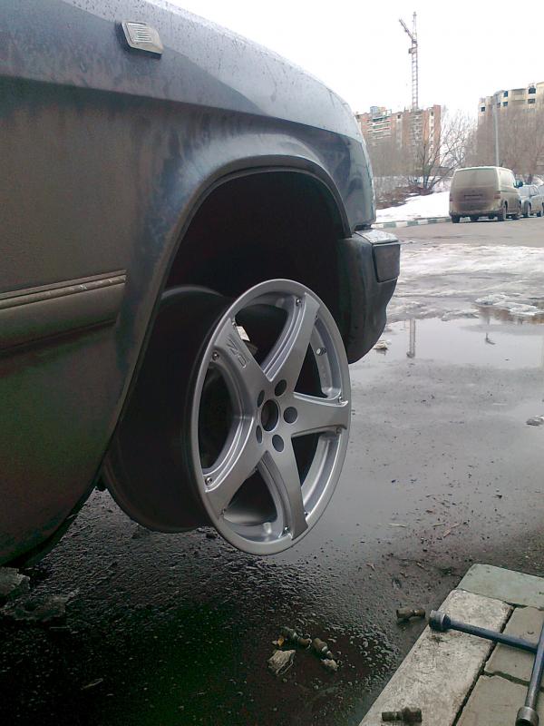 Если самый низкий профиль поставить где-нибудь так 245/30/R18 БоМбА*