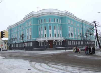 Как вы думаете, что это? Правильно! Городская поликлиника ( именно такая надпись над входом).