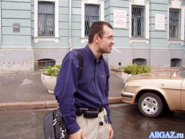 Много курить вредно. Смотрите как меня скрючило