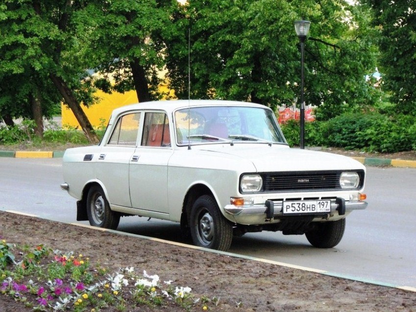 Москвич-2140. Нижний Новгород, 2011г.

Машина 1981 года выпуска была куплена летом 2011г. в практически идеальном состоянии (пробег- всего 1000 км!). 