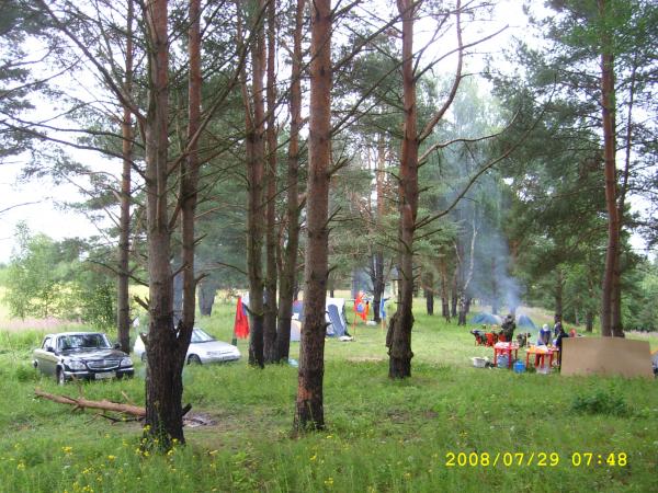 Мы слева, поход с ночевкой.