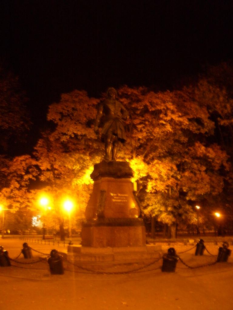 Памятник Петру 1 в Кронштадте