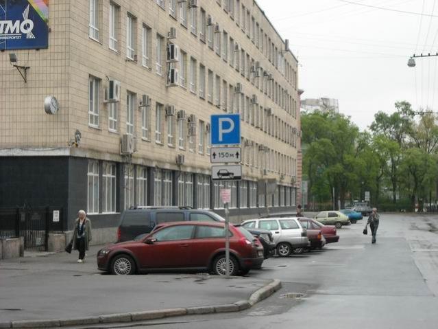Парковка на Саблинской 14
