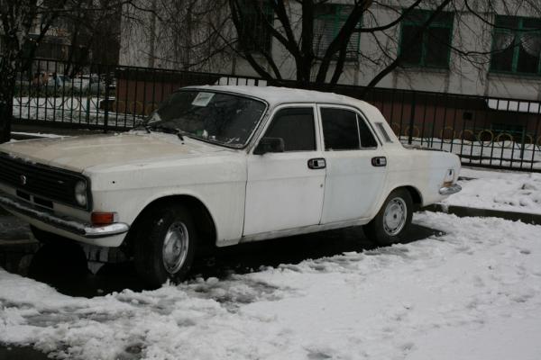 Первая моя СОБСТВЕННАЯ машина.
1975 года. Купил себе в 17 лет,в состоянии "в хлам". За 1,5 года перебрал практически всю,все переварил,салон собрал за