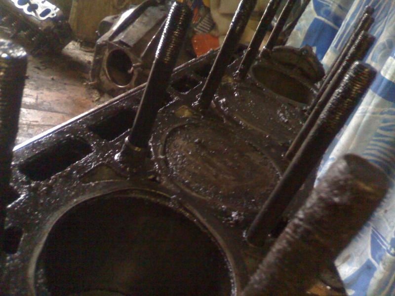 Под башкой усё в солидоле