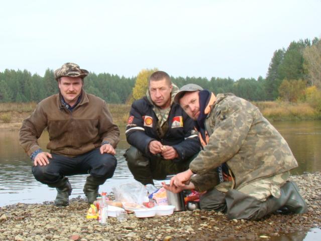Пять минут на обед- и дальше, на поиск рыбы.