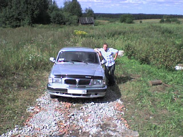Соорудили с сыном временный паркинг.