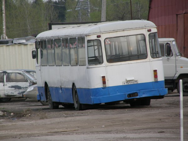 Учебный автобус автошколы ДОСААФ.Ещё на ходу.