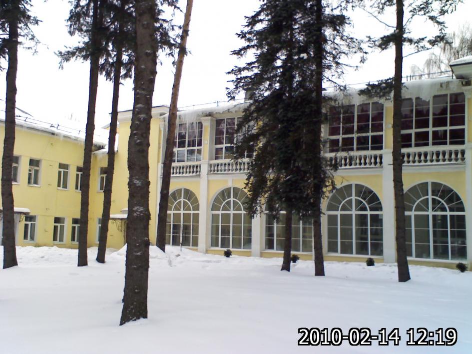 Центральный корпус, 1 этаж столовая, 2 этаж караоке-бар