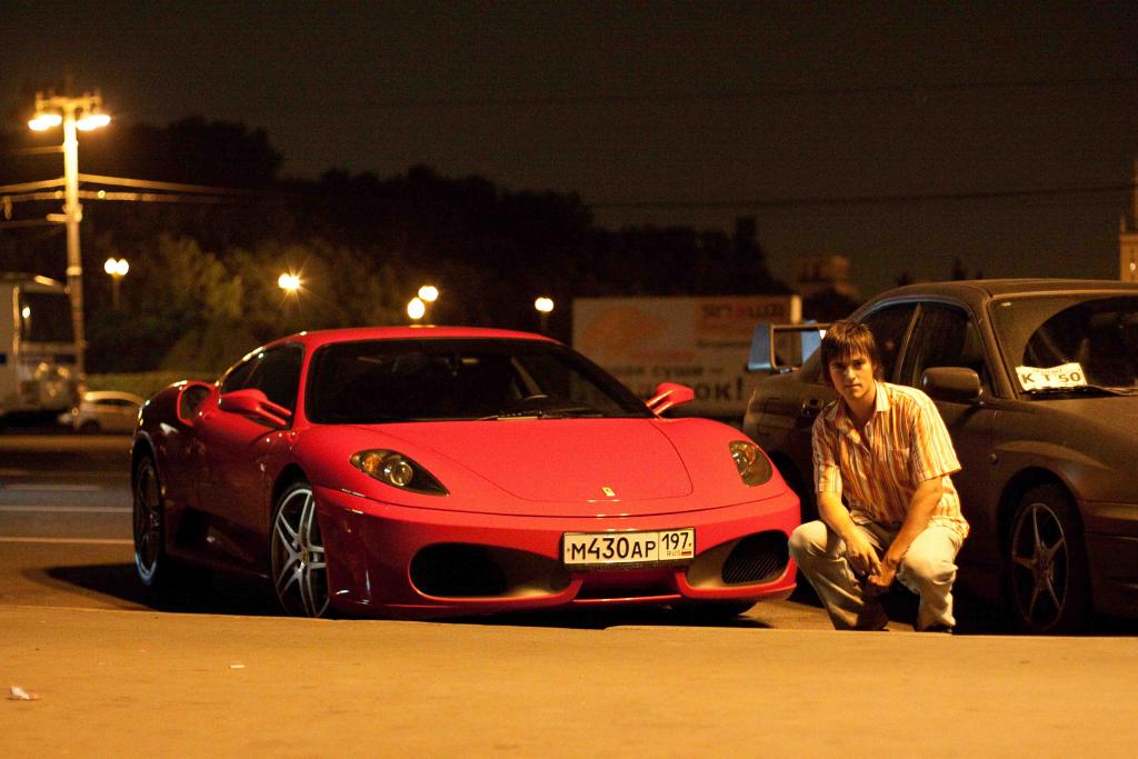 Я и Ferrari F430
Гнались за ней несколько кварталов, чтобы сделать несколько фотографий)))