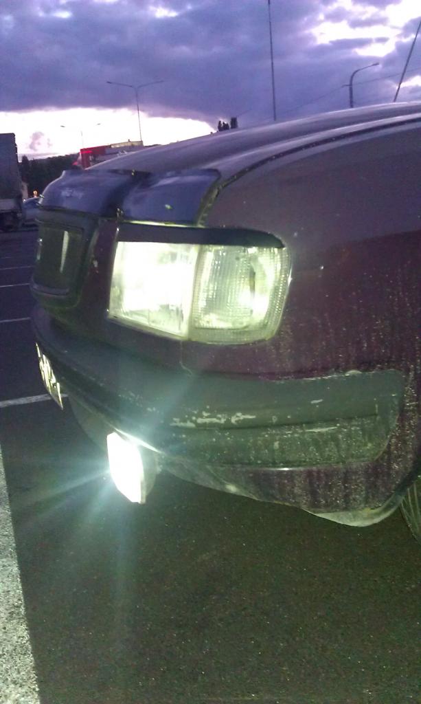 моя грязная машина и новый вариант ресничек)) как сказали -15% света)