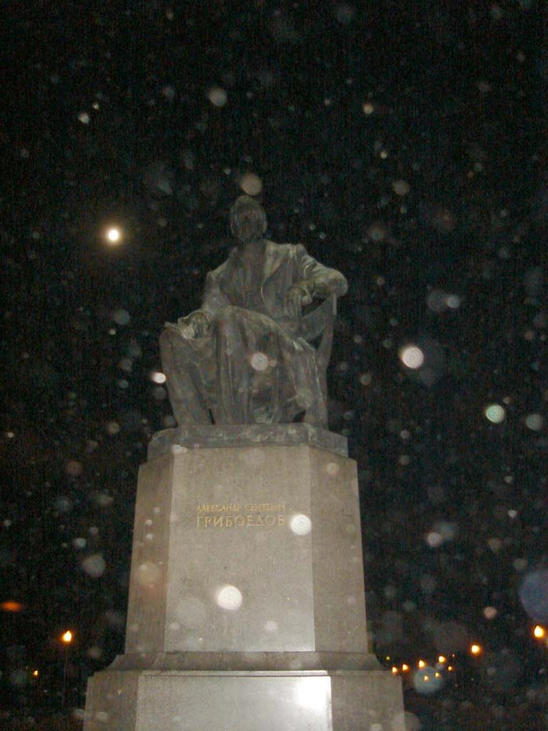мужик в пиджаке