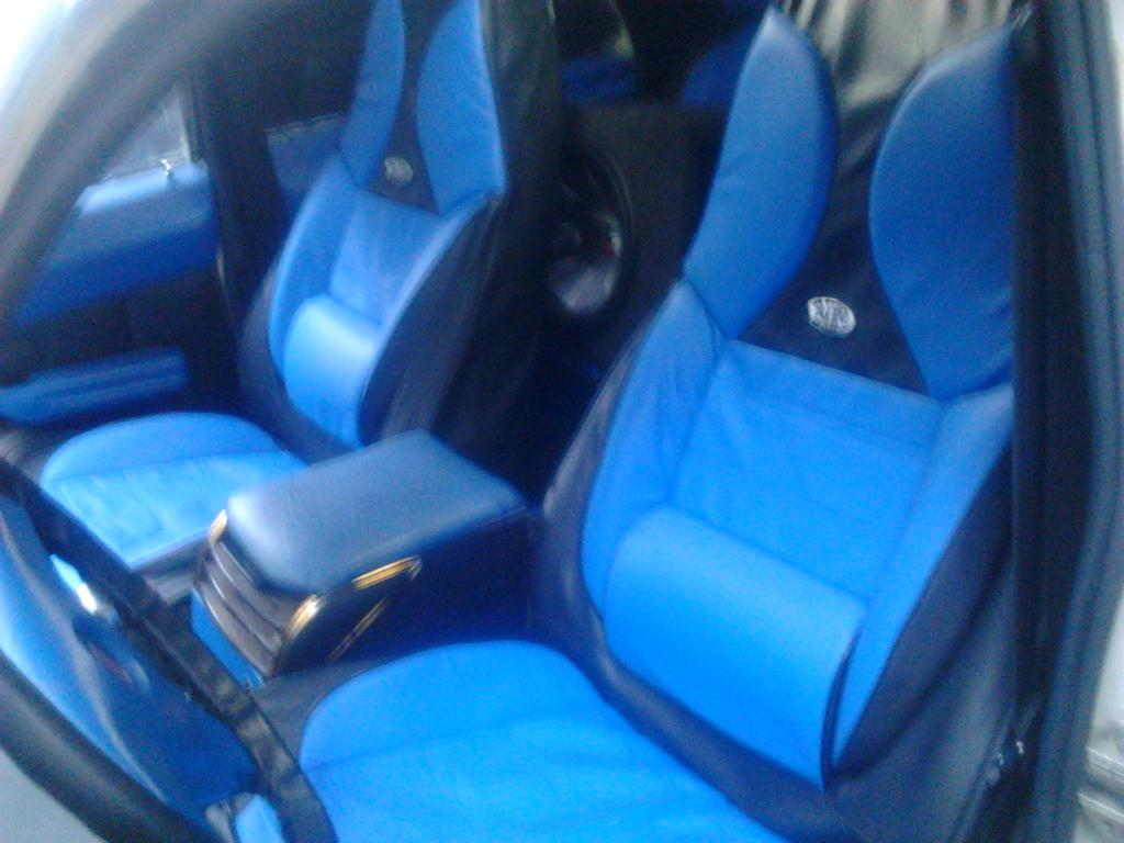 поменял передние кресла на кресла от 3110 и одел новые чехлы салона 3110