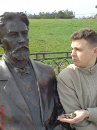 я справа)