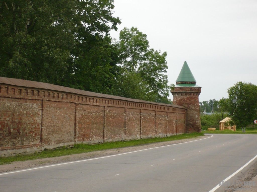2p1020579