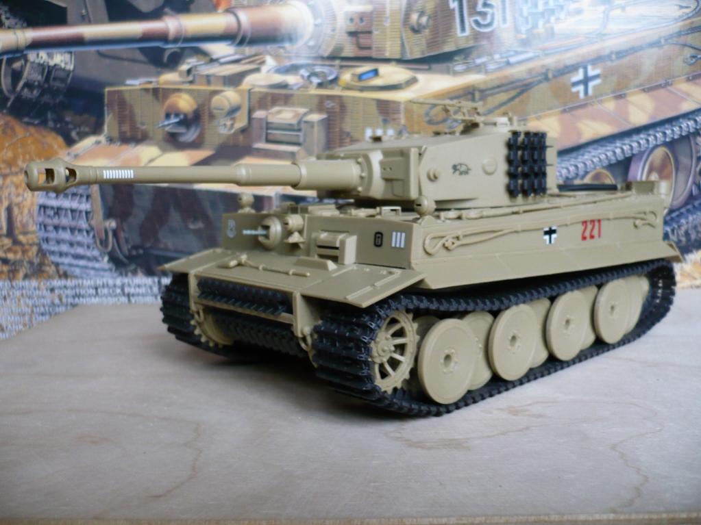 Pz VI Tiger (Academy 1:35) (с интерьером)
(наборные траки Academy не из коробки)